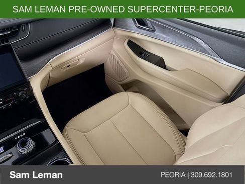 Used 2024 Jeep Grand Cherokee Limited image 24