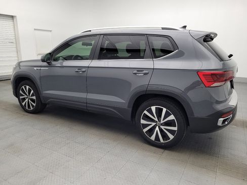 Used 2022 Volkswagen Taos SE FWD image 3