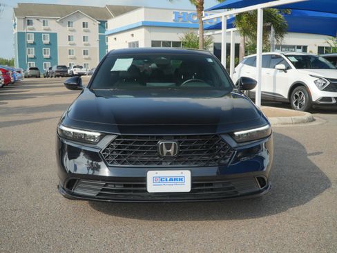 Used 2023 Honda Accord Sport image 2
