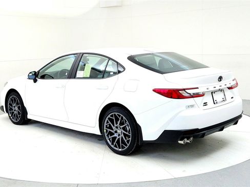 New 2026 Toyota Camry SE image 4
