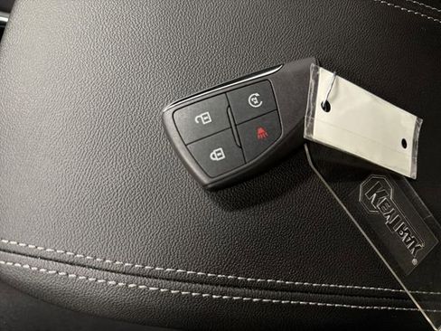 New 2026 GMC Canyon Elevation w/ Convenience Package image 30