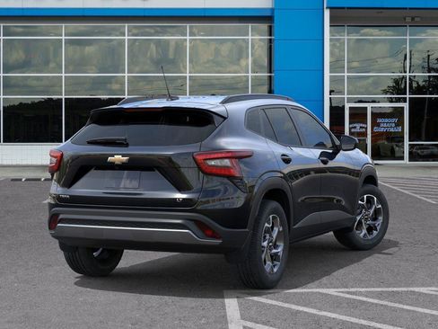 New 2026 Chevrolet Trax LT image 4