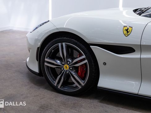 Used 2020 Ferrari Portofino RWD image 2
