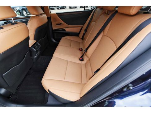 Used 2025 Lexus ES 350 w/ Premium Package image 12