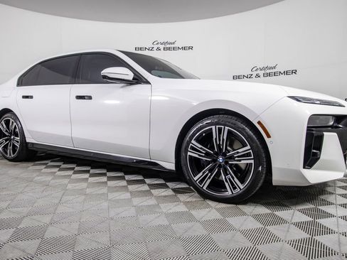 Used 2023 BMW 760i xDrive w/ Executive Package AWD/4WD image 2