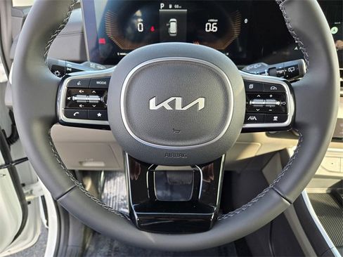 New 2026 Kia Carnival EX image 21