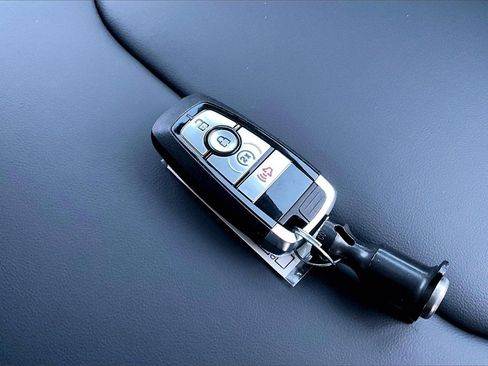 New 2025 Ford Maverick Lariat w/ Black Appearance Package image 36