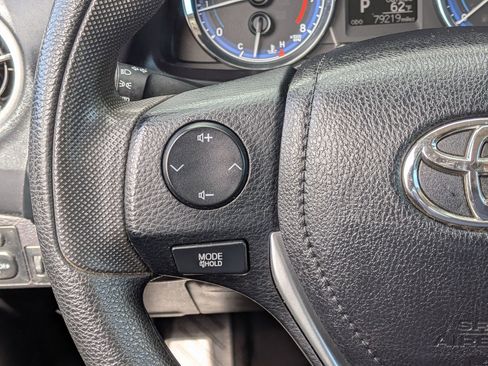 Used 2019 Toyota Corolla LE image 15