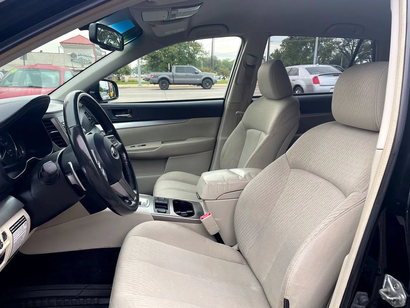 Used 2010 Subaru Outback 2.5i Premium AWD/4WD image 9