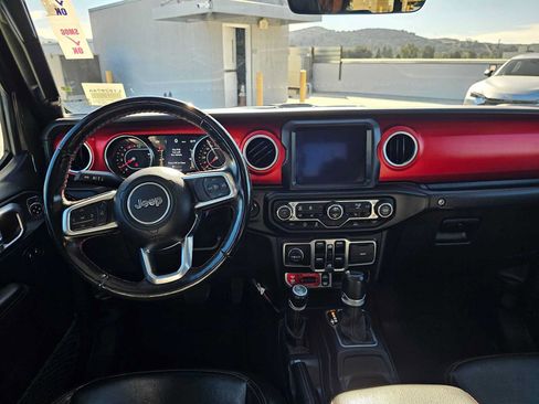 Used 2022 Jeep Gladiator Rubicon w/ LED Lighting Group AWD/4WD image 18