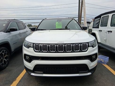 Certified 2025 Jeep Compass Limited AWD/4WD image 3