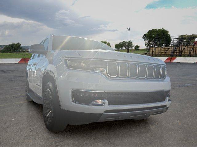 Used 2024 Jeep Wagoneer Series II w/ Flexible Seating Group RWD image 2