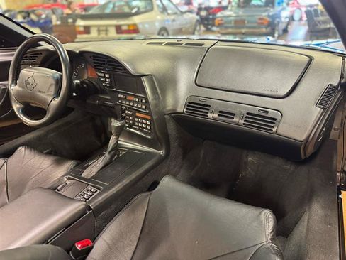 Used 1996 Chevrolet Corvette Coupe RWD image 17