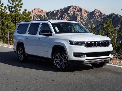 Used 2024 Jeep Wagoneer L Series II image 2