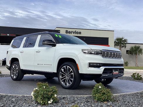 Used 2023 Jeep Grand Wagoneer Series III image 3