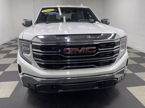Used 2022 GMC Sierra 1500 SLT w/ SLT Convenience Package AWD/4WD image 6