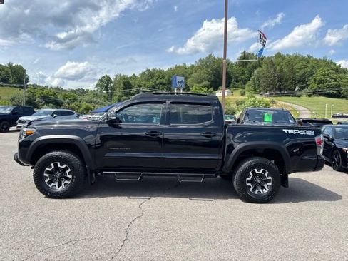 Used 2023 Toyota Tacoma TRD Off-Road w/ Technology Package AWD/4WD image 3