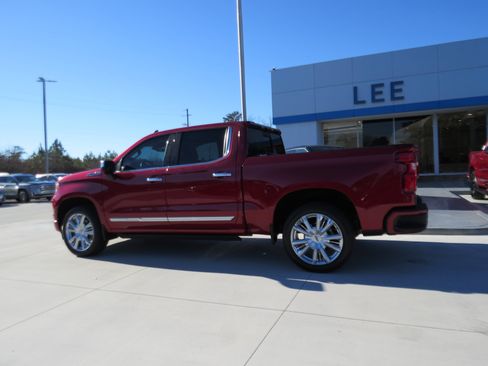 Used 2024 Chevrolet Silverado 1500 High Country w/ High Country Premium Package image 2