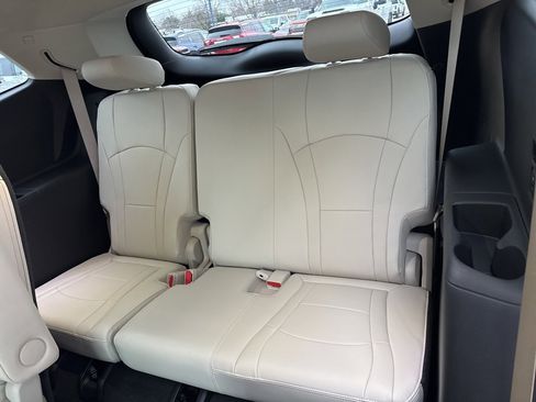 Certified 2024 Buick Enclave Essence w/ Technology Package image 39