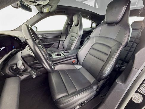 Used 2022 Porsche Taycan image 5
