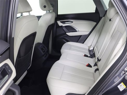 New 2025 Audi Q5 Premium image 15