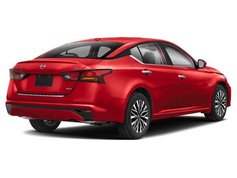 Used 2023 Nissan Altima 2.5 SV FWD image 2
