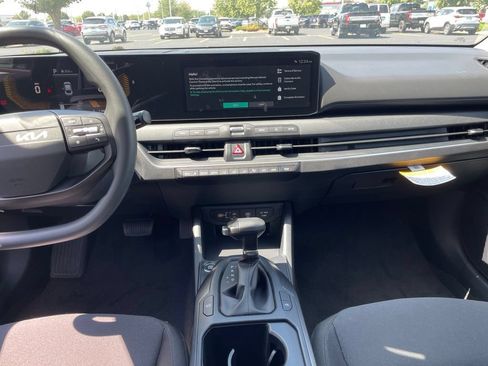 New 2026 Kia K4 FWD image 11