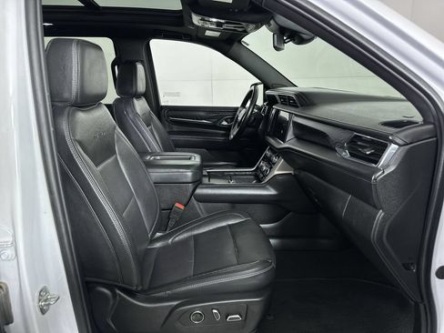 Used 2024 GMC Yukon Denali RWD image 32