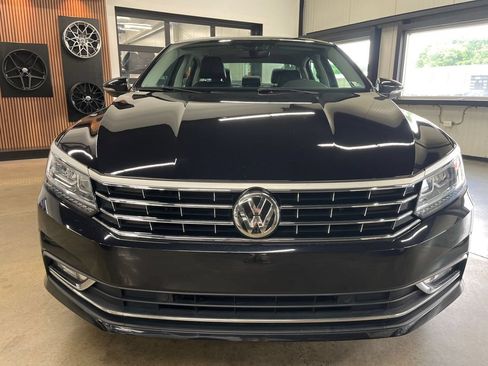 Used 2018 Volkswagen Passat 2.0T SE FWD image 18