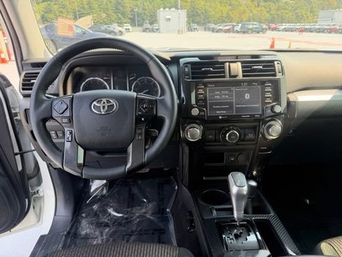 Used 2022 Toyota 4Runner TRD Off-Road AWD/4WD image 12
