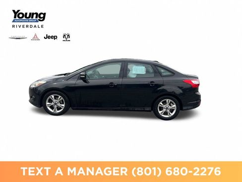 Used 2014 Ford Focus SE FWD image 2