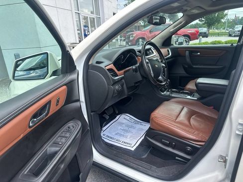 Used 2015 Chevrolet Traverse LT AWD/4WD image 5
