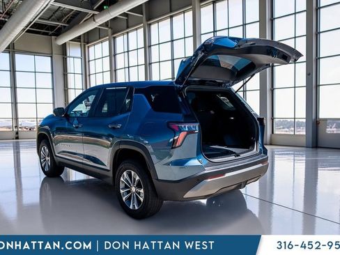Used 2025 Chevrolet Equinox LT FWD image 25