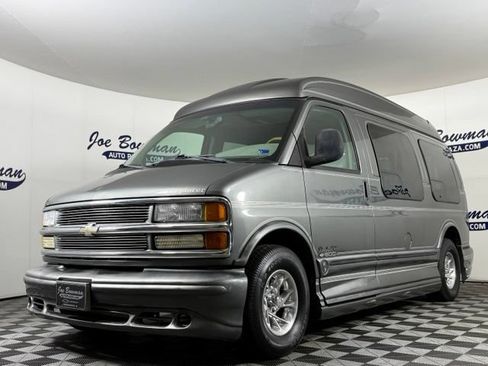 Used 2000 Chevrolet Express 1500 RWD image 3