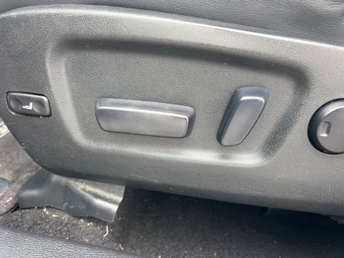 Used 2014 Toyota Highlander XLE AWD/4WD image 26