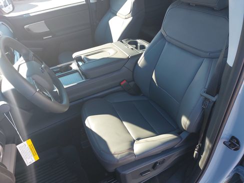 New 2025 Ford Expedition Max Active image 17