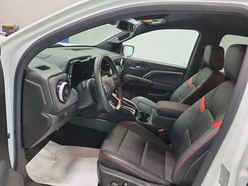 Used 2023 Chevrolet Colorado Z71 w/ Z71 Convenience Package 2 image 4