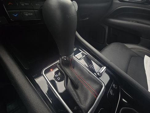 Used 2024 Jeep Compass Trailhawk image 17