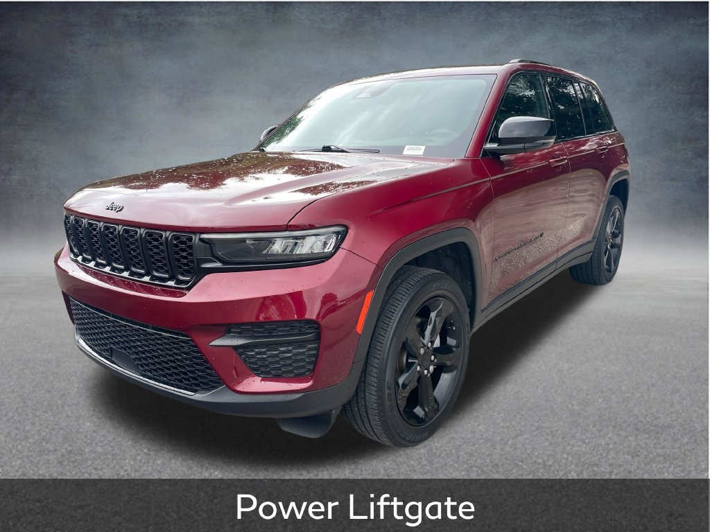 Used 2024 Jeep Grand Cherokee Altitude AWD/4WD image 4