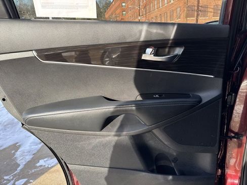 Used 2019 Kia Sorento LX image 18