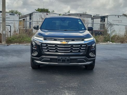 Used 2025 Chevrolet Equinox LT image 2