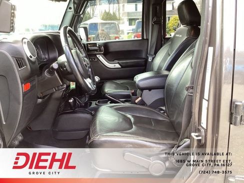 Used 2016 Jeep Wrangler Unlimited Rubicon AWD/4WD image 16