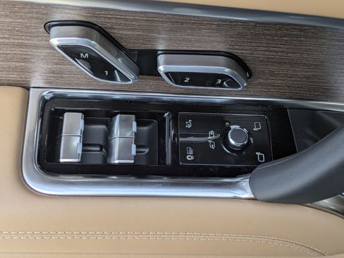 New 2026 Land Rover Range Rover SE image 21