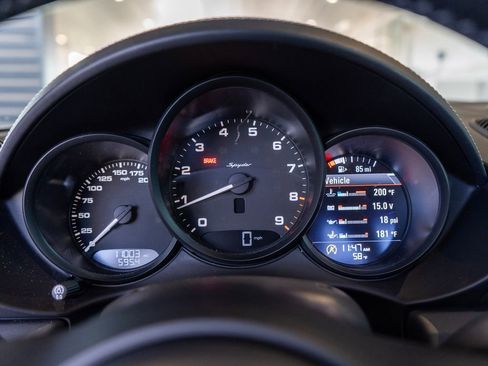 Used 2021 Porsche 718 Boxster Spyder image 16