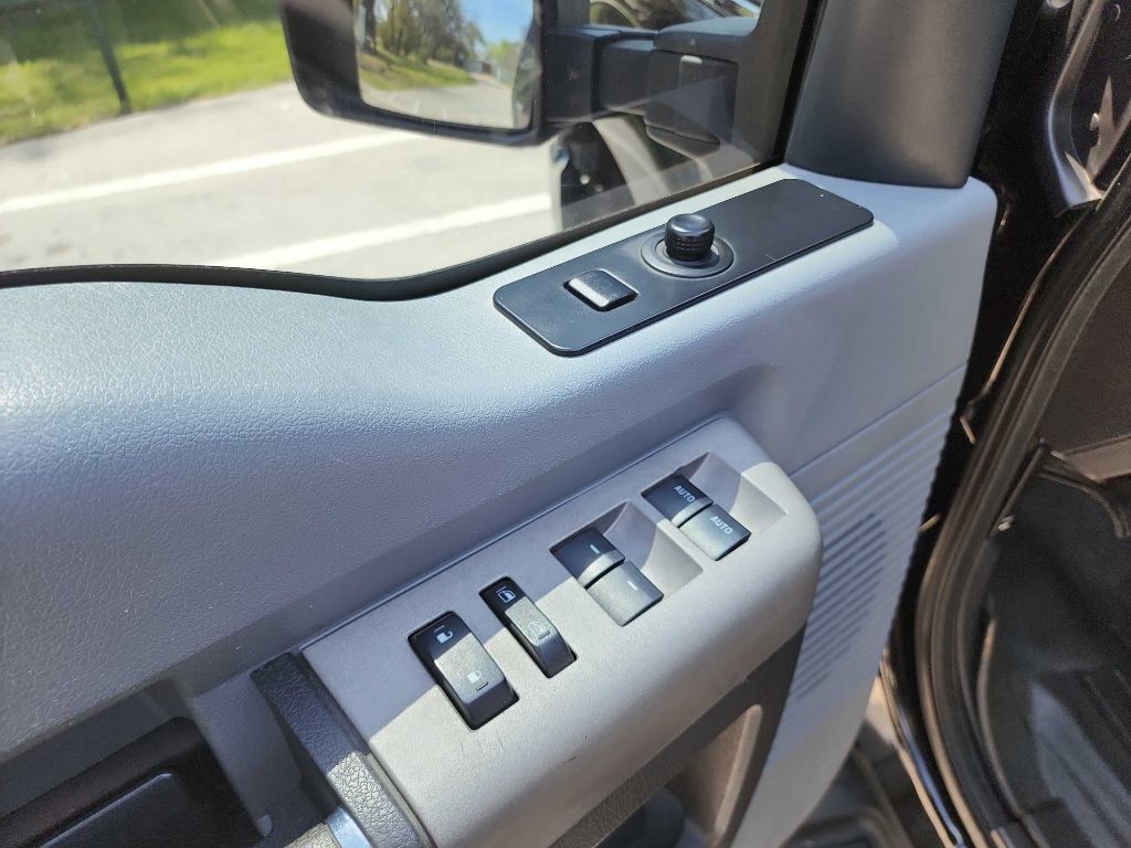Used 2016 Ford F350 XLT w/ XLT Interior Package AWD/4WD image 15