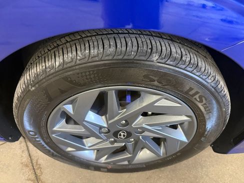 Used 2024 Hyundai Elantra SEL FWD image 14