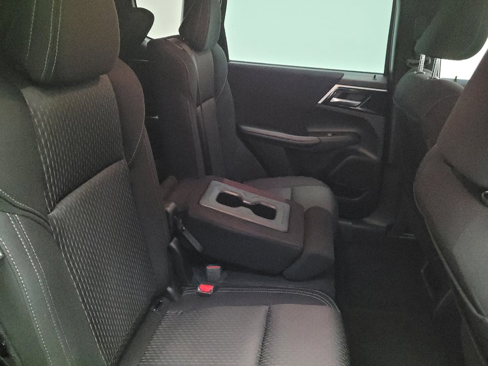 Used 2023 Mitsubishi Outlander ES FWD image 19