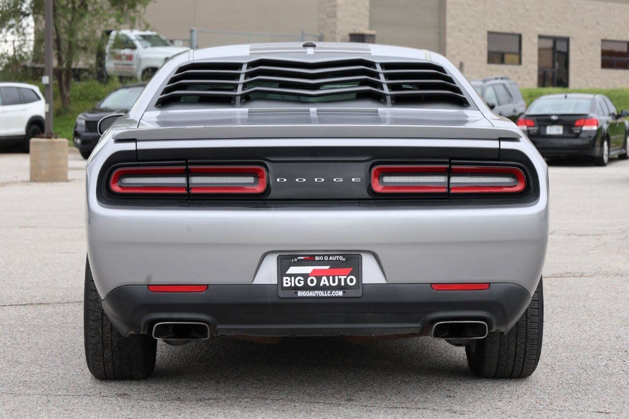 Used 2017 Dodge Challenger R/T RWD image 10