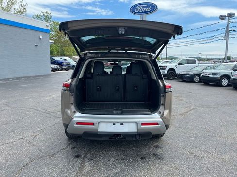 Used 2023 Nissan Pathfinder Platinum AWD/4WD image 34