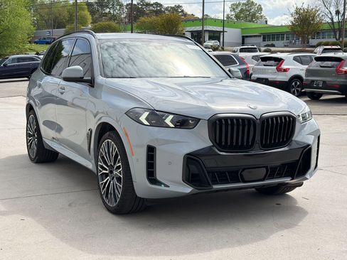 Used 2025 BMW X5 xDrive40i w/ M Sport Package image 7